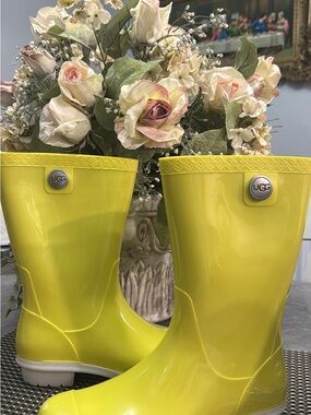 UGG Bright Yellow Women's Glossy Rain Boots